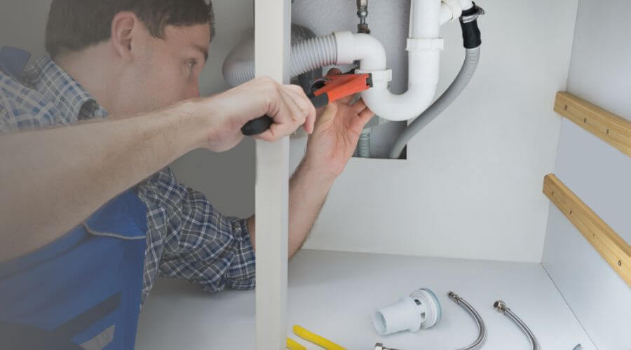 Expert burst pipe repair services in McLean, IL